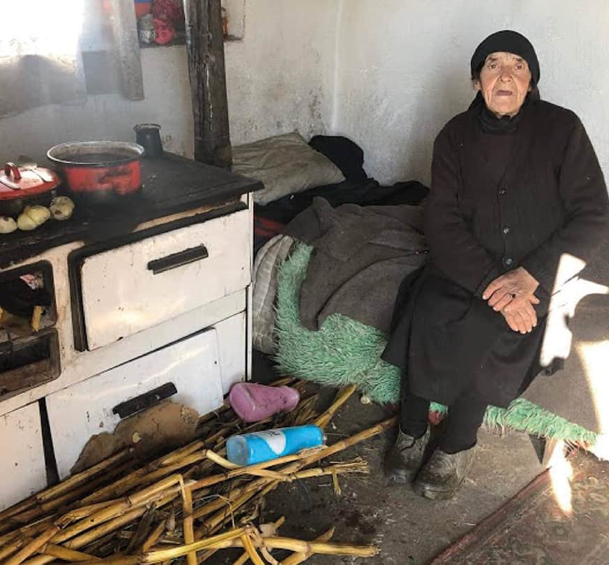 Mensenkinderen actie - Brandhout. Nu meer nodig dan ooit!!